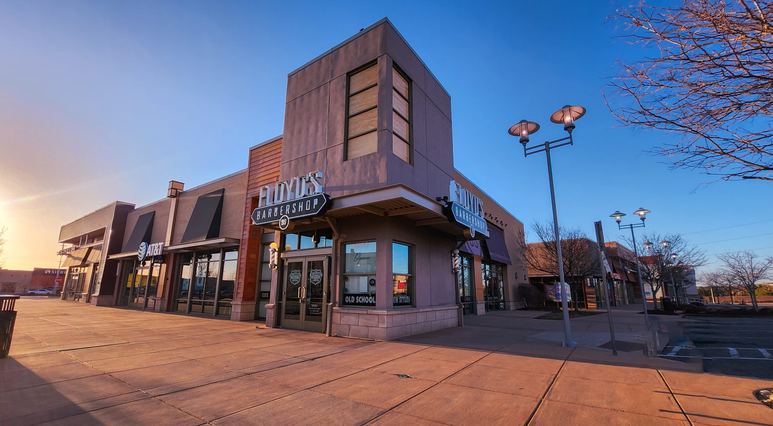The front of the Floyd's Cornerstar location