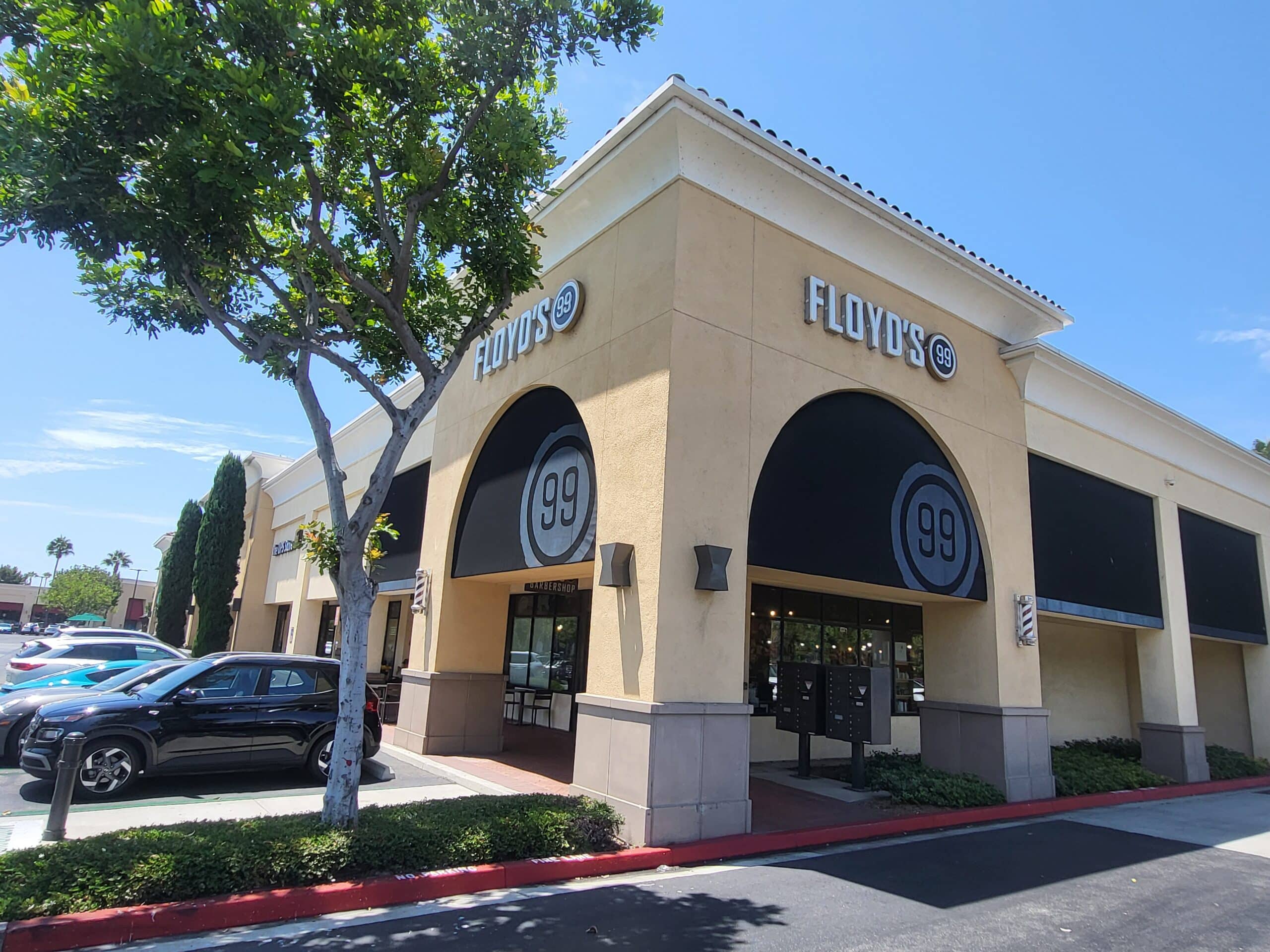 The front of the Floyd's Irvine location