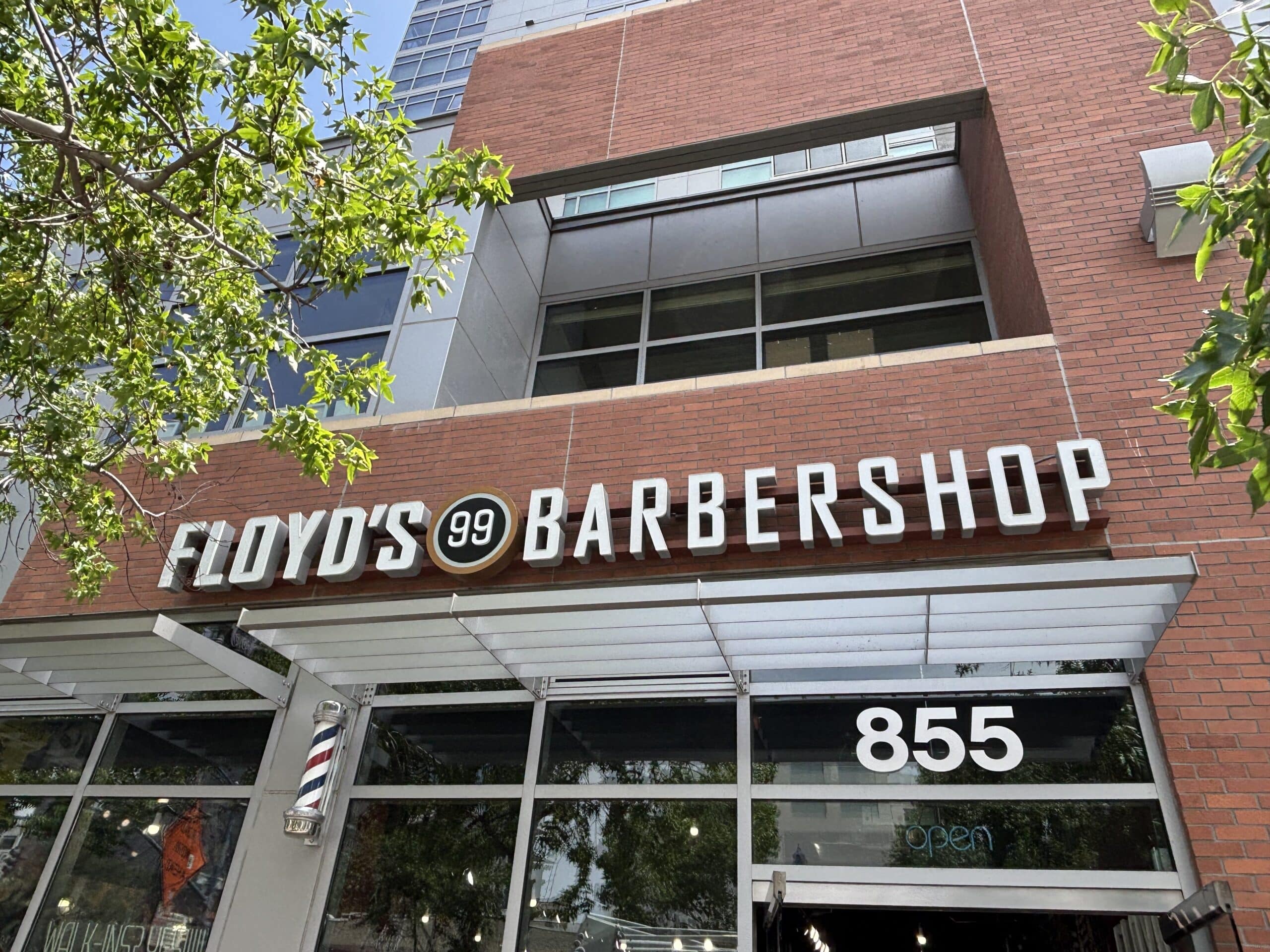 The front of the Floyd's Market St. location