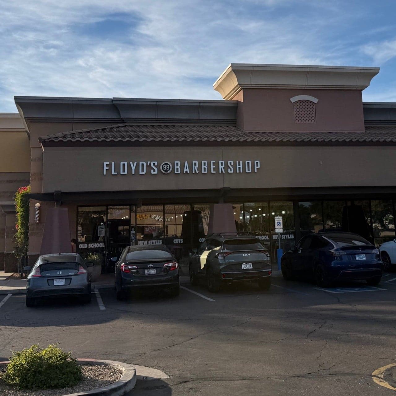 The front of the Floyd's Chandler location