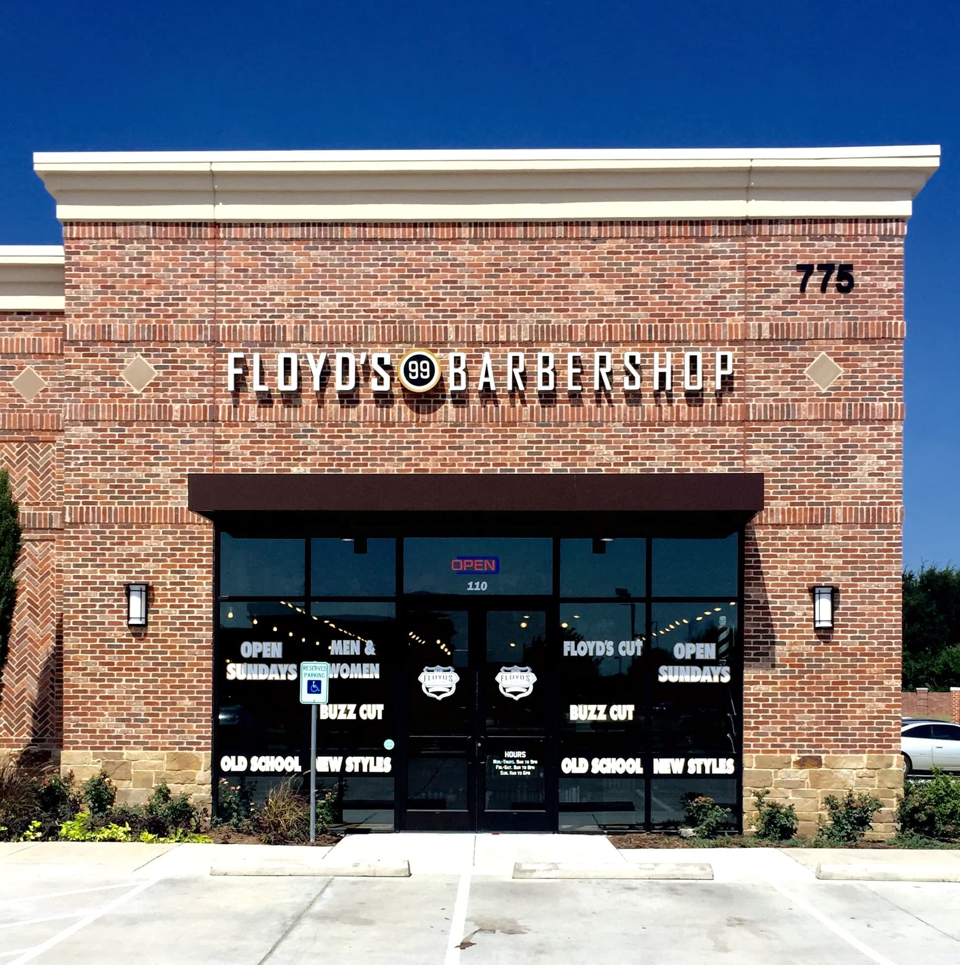 The front of the Floyd's Coppell location