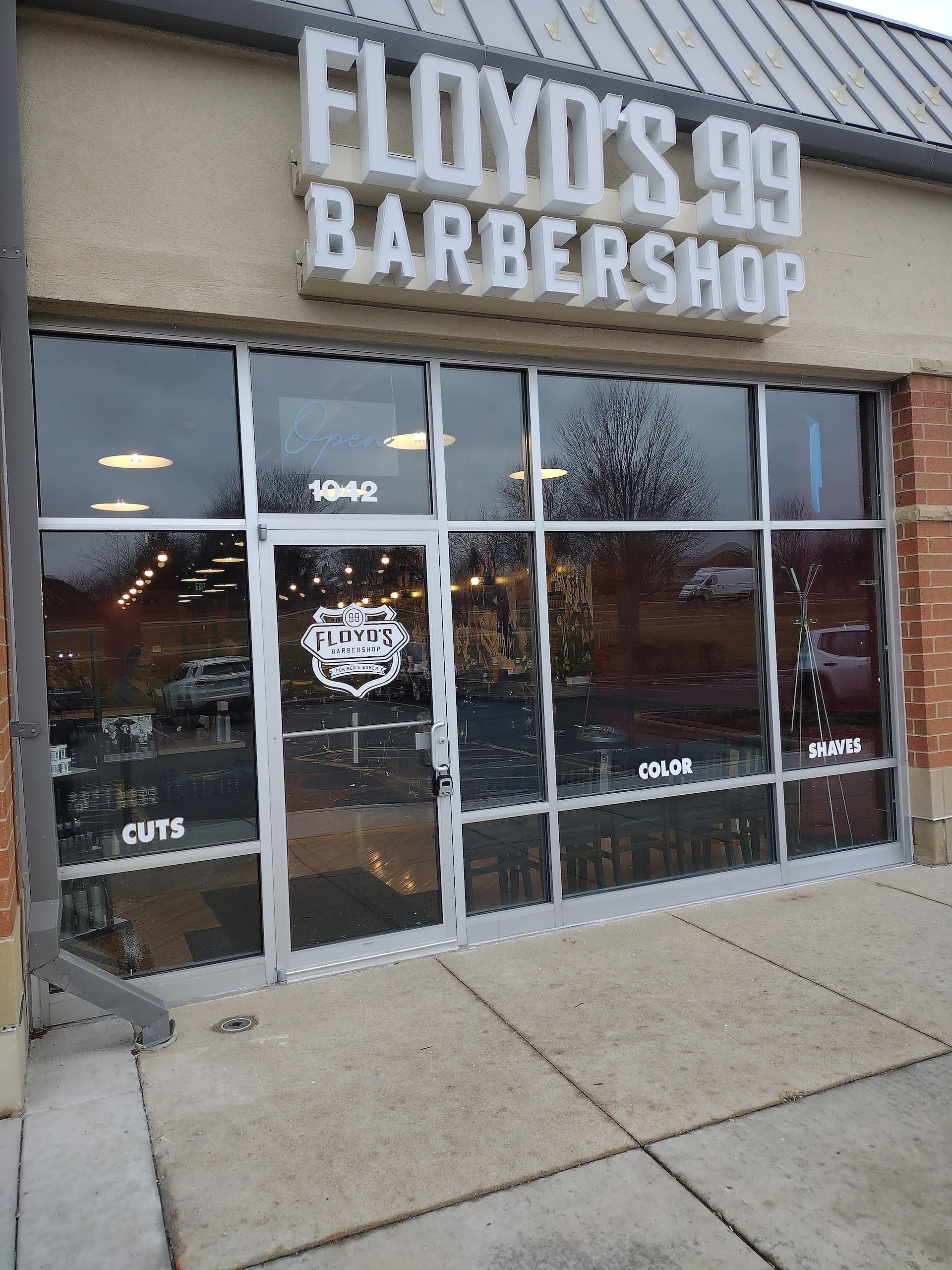 The front of the Floyd's Geneva Commons location