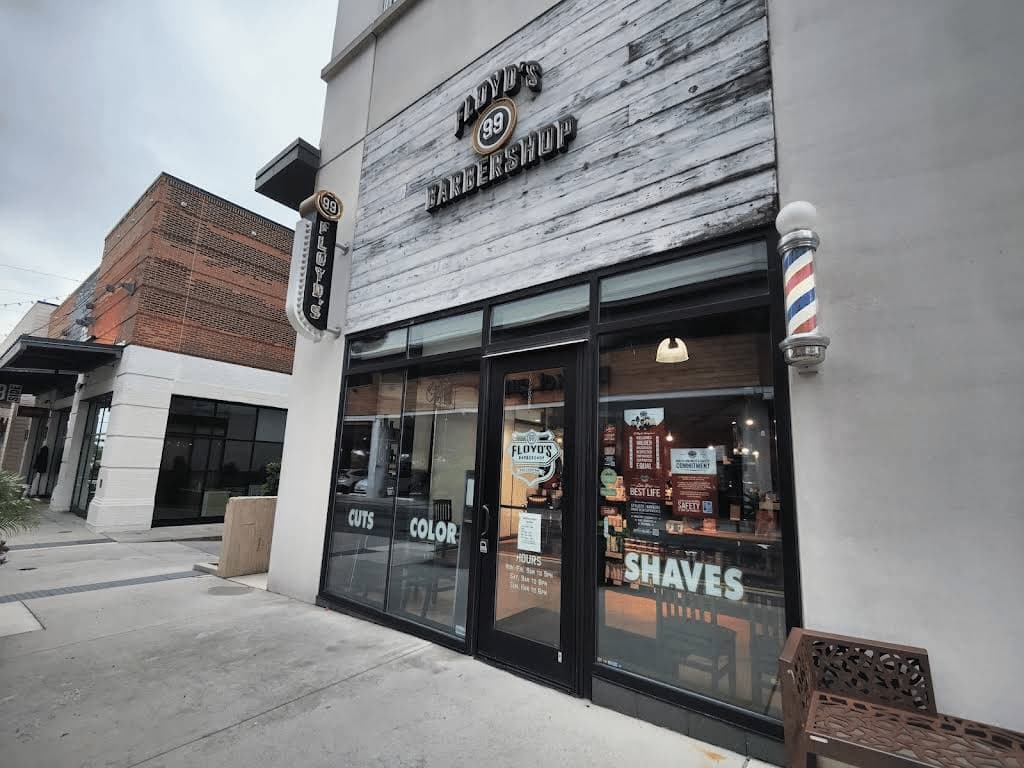 The front of the Floyd's Fairfax – Mosaic location