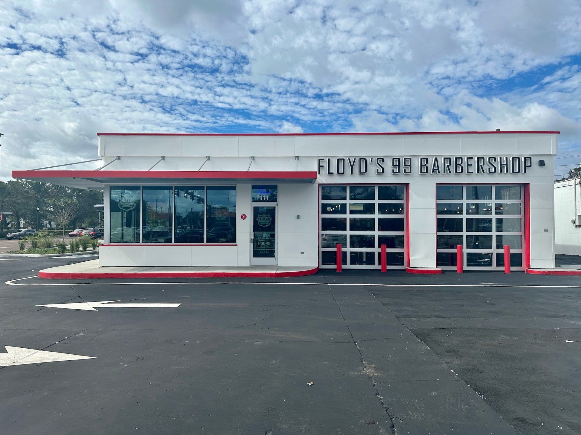 The front of the Floyd's Maitland location