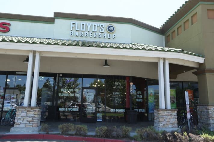 The front of the Floyd's Manhattan Beach location