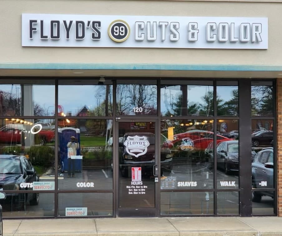 The front of the Floyd's Mt Tabor location