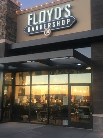 The front of the Floyd's Smoky Hill location