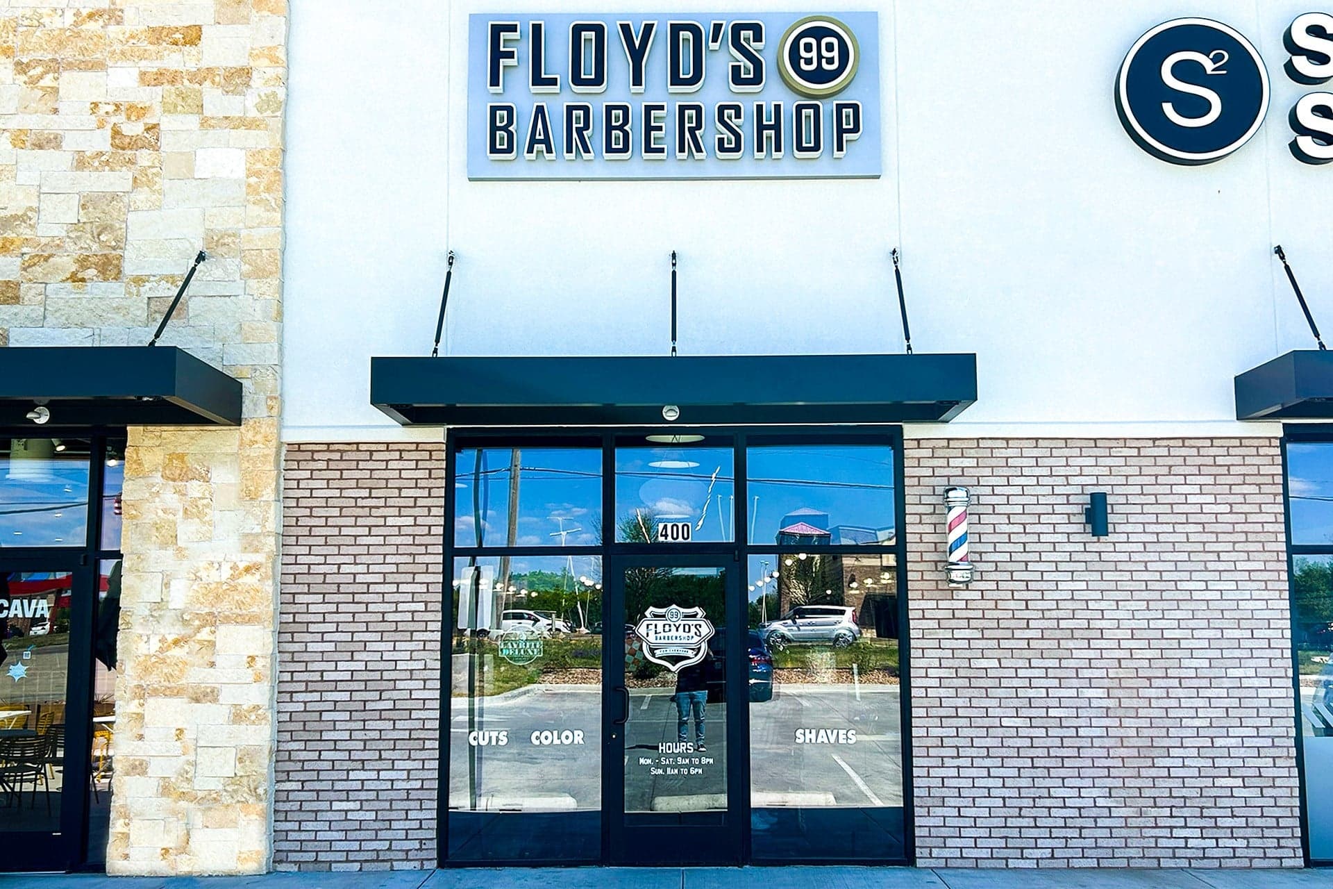 The front of the Floyd's Owasso location