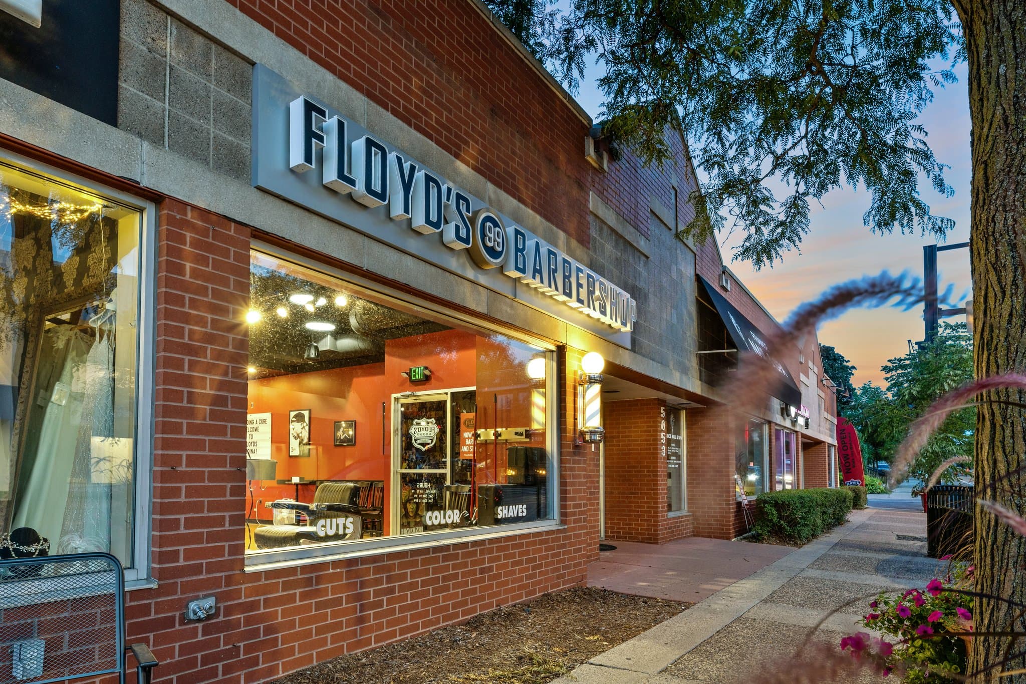 The front of the Floyd's Edina location