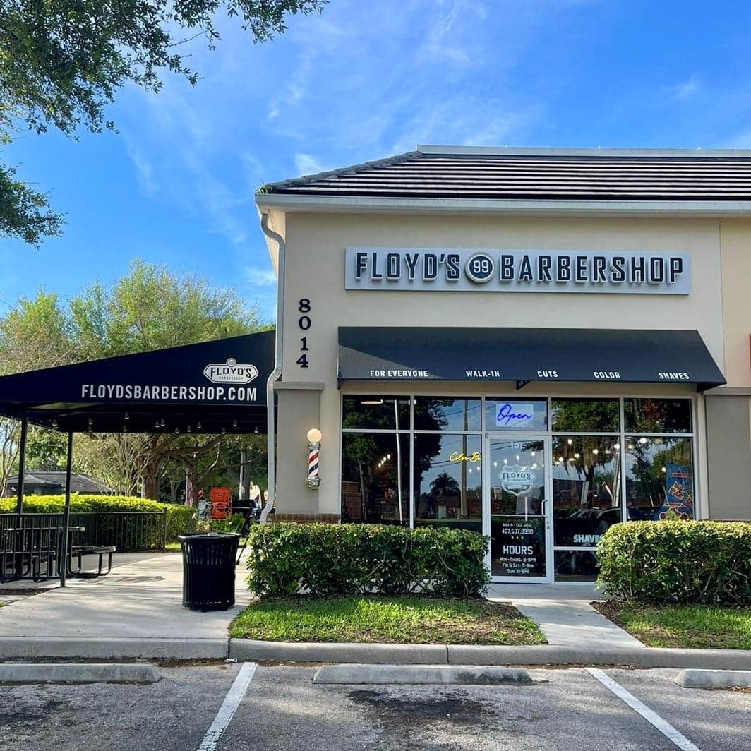 The front of the Floyd's Dr. Phillips location