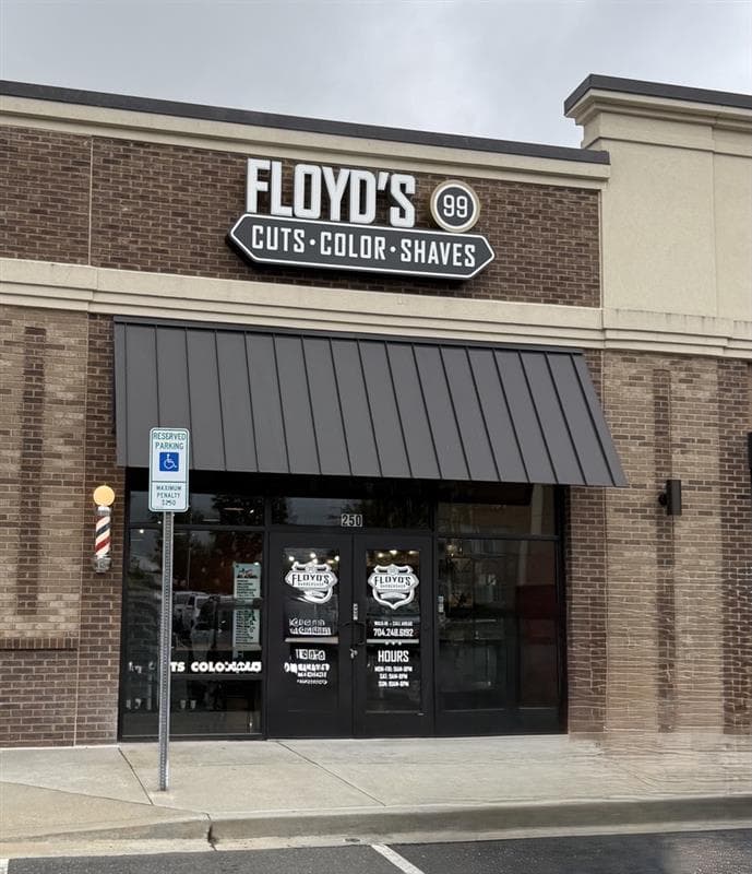The front of the Floyd's Steele Creek – Charlotte location