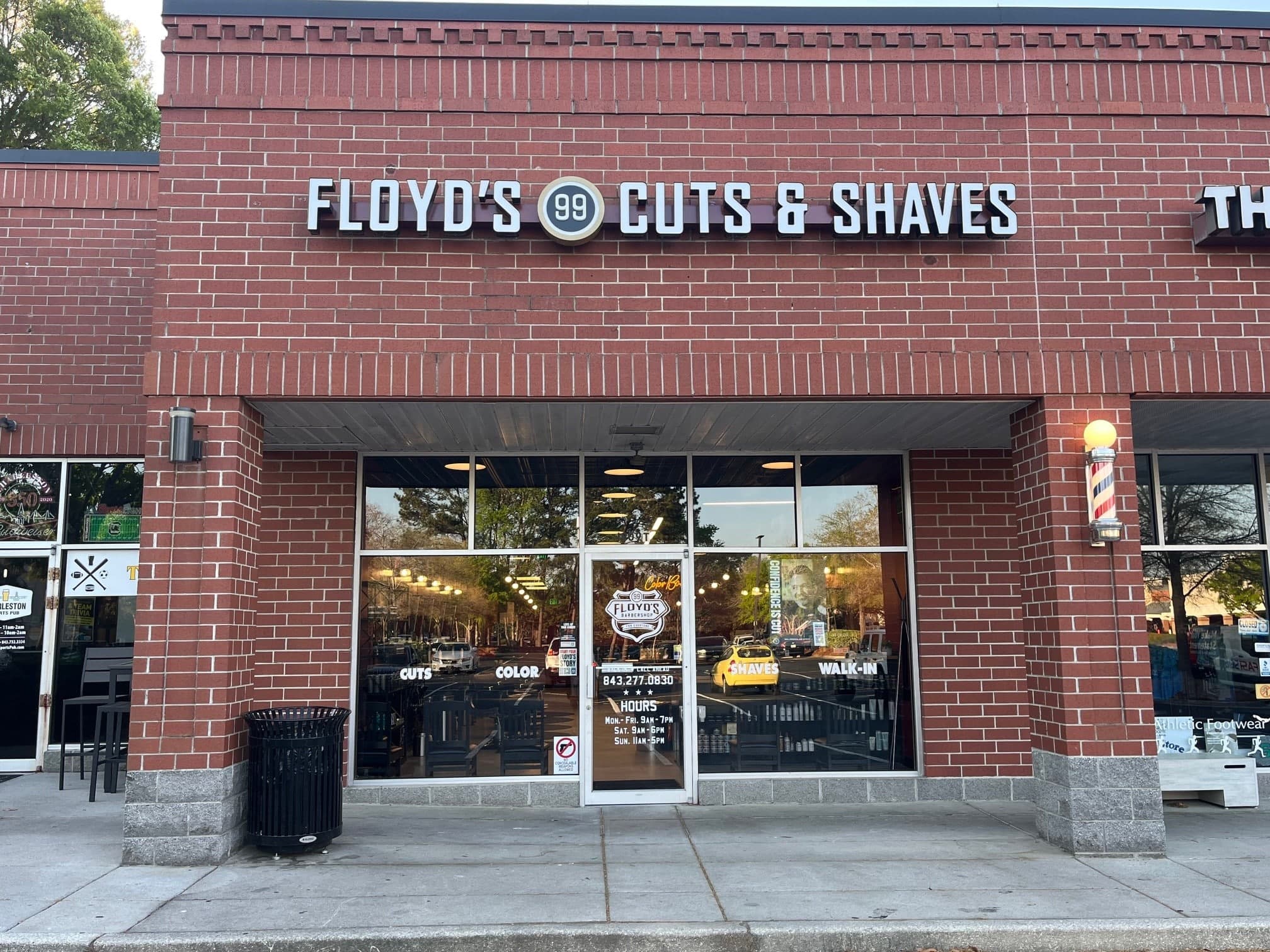 The front of the Floyd's MT Pleasant location